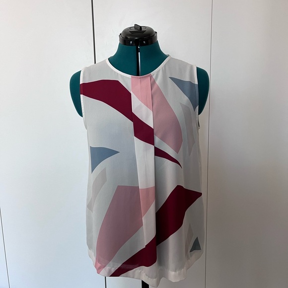 Sleeveless top - Picture 2 of 7